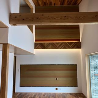 #泥壁#シナベニヤ#レッドシダー#吹き抜け#ヘンリーボーン#ブリックタイル#漆喰#間接照明